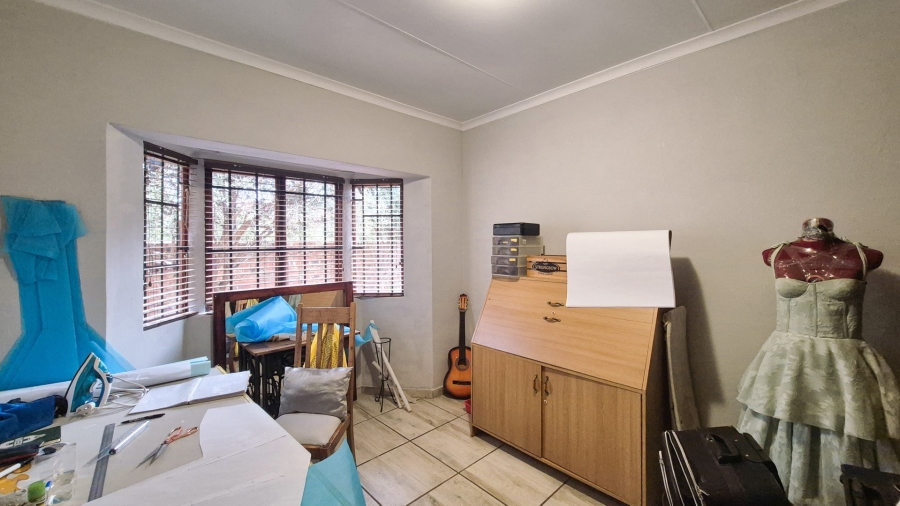 3 Bedroom Property for Sale in Mooivallei Park North West